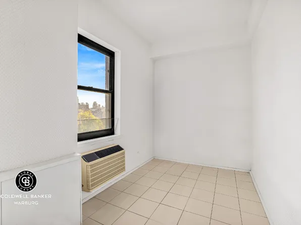 910 5th Avenue image 13 of 16