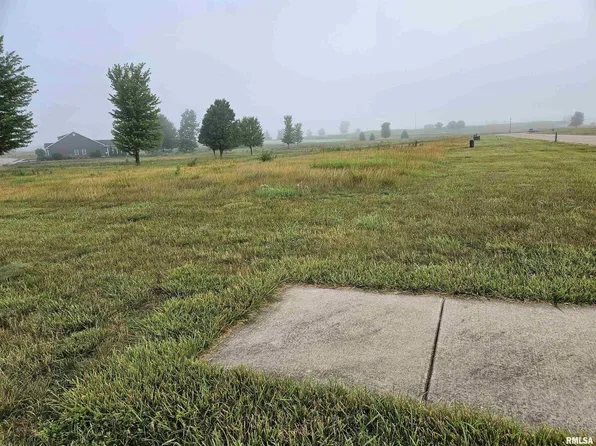 809 Ring Dr, Metamora, IL 61548