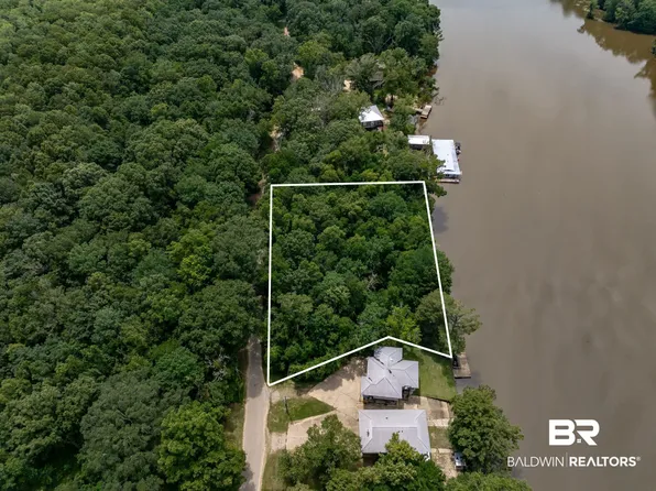 8075 Bryants Landing Rd, Stockton, AL 36579
