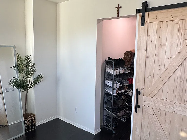 441 S Glendora Ave — Photo 23