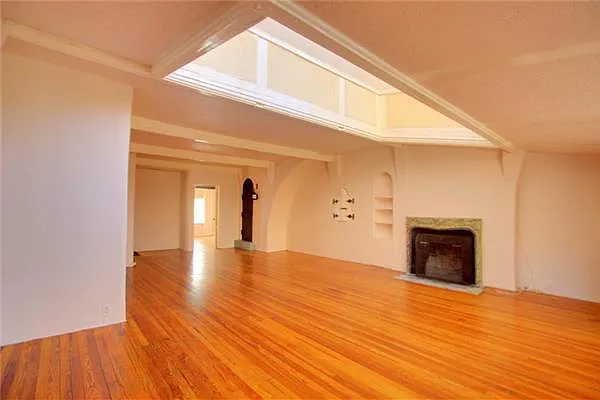 Rented by I & I New York | media 40
