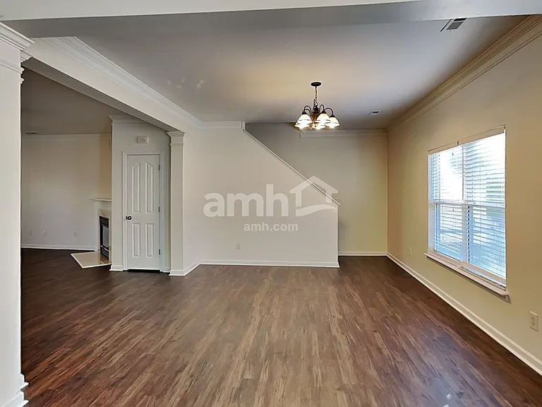 1113 Garrison Rd — Photo 4