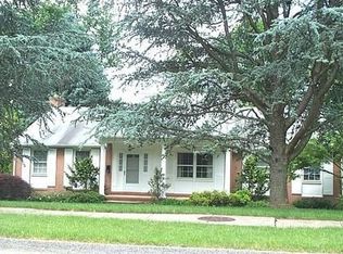 8 Forest Ridge Ct, Lutherville Timonium, MD 21093