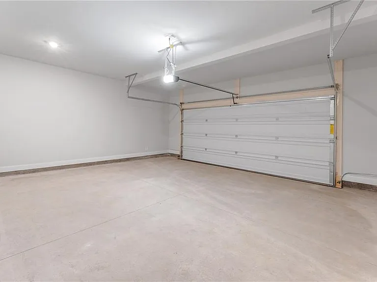 3089 Sweet Red Cir — Photo 21