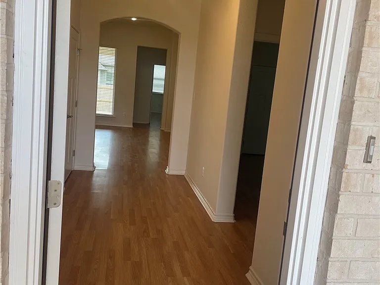 2915 Bombay Ct — Photo 2
