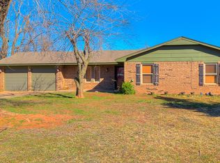 1923 W Rose Oak Dr, Mustang, OK 73064