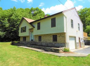 320 Chesterfield Rd, Oakdale, CT 06370