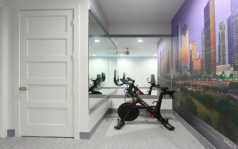 Tuscany Apartments — Photo 18