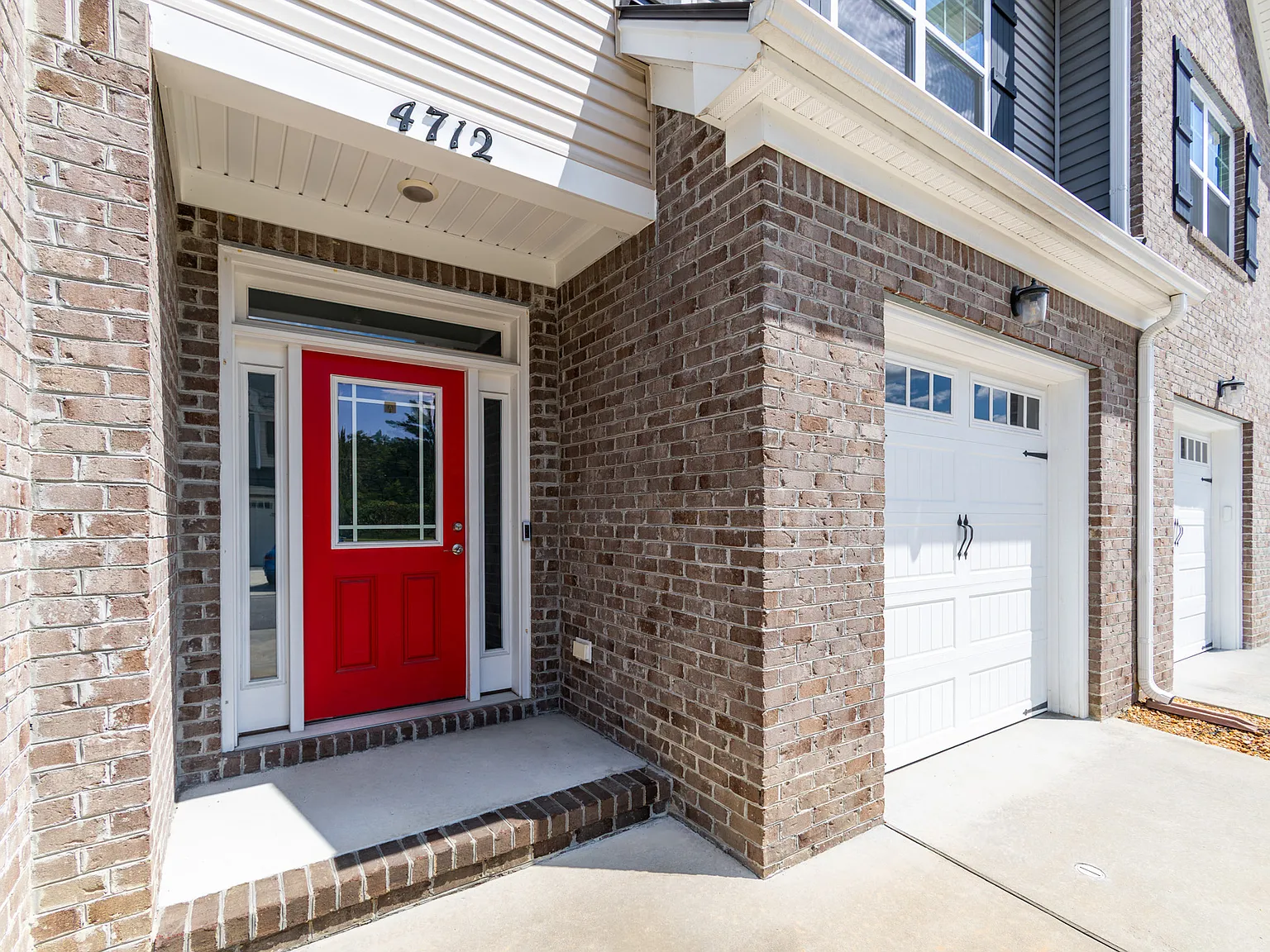 3 bed, 3.5 bath, 2237 sqft, $2,950 — Photo 2