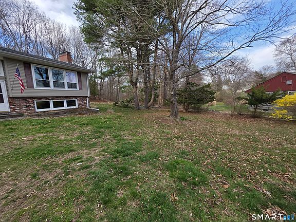 3rd image of 9 Deerbrook Road