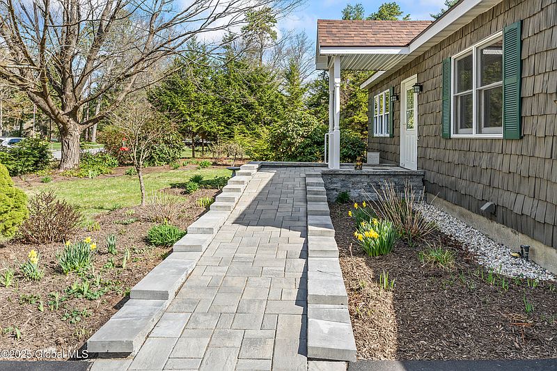 5th image of 19 Sycamore Drive
