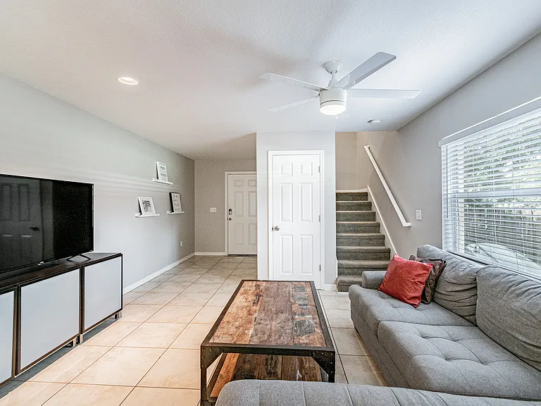 2907 W Chestnut St — Photo 15
