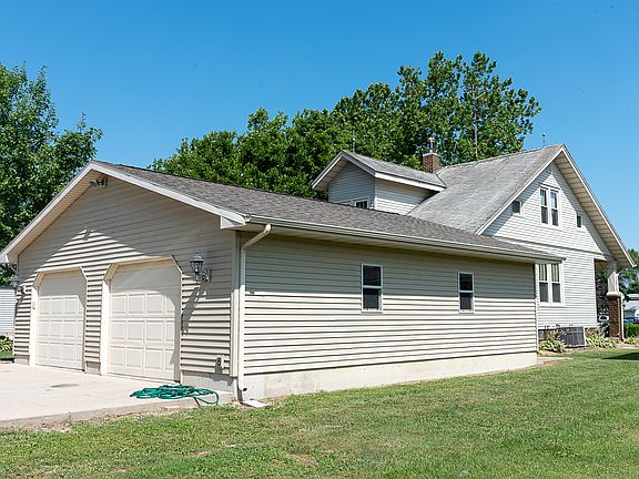 Great 3 car attached garage 