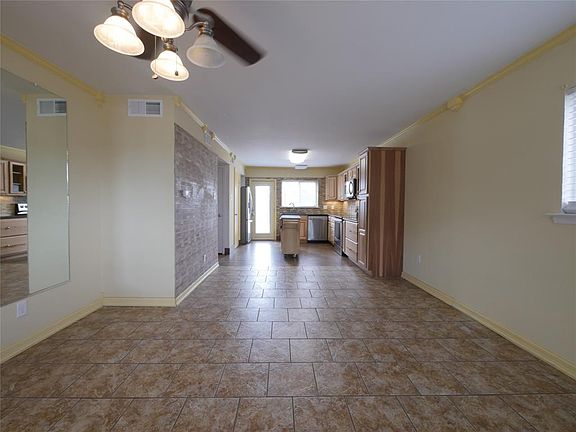3rd image of 1207 W Wall St APT 1
