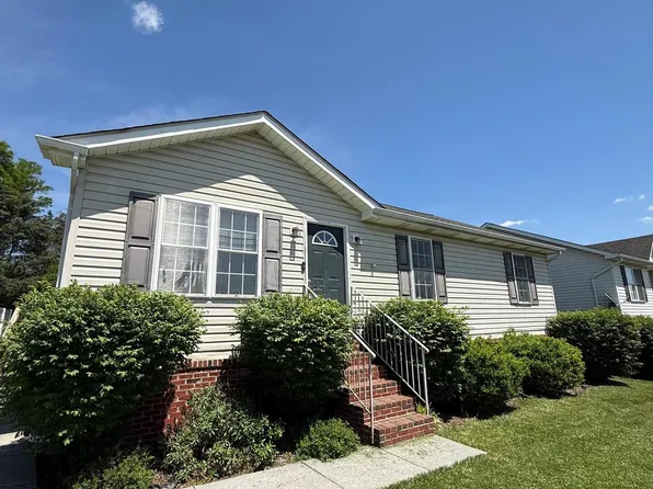 530 Ford Cir, Inwood, WV 25428