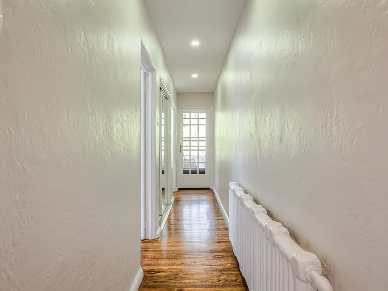 16 Acacia Rd #UPPER — Photo 9
