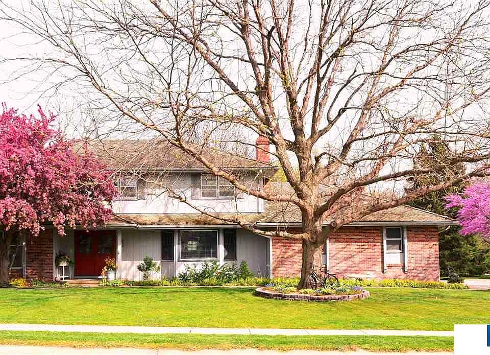 1st image of 5625 S 124th St