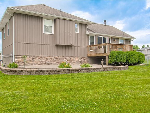 4th image of 605 Meadow Ct