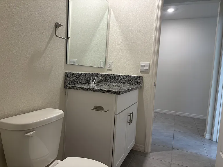 526 Anne St — Photo 19