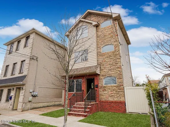 10 Farraday St, Staten Island, NY 10314