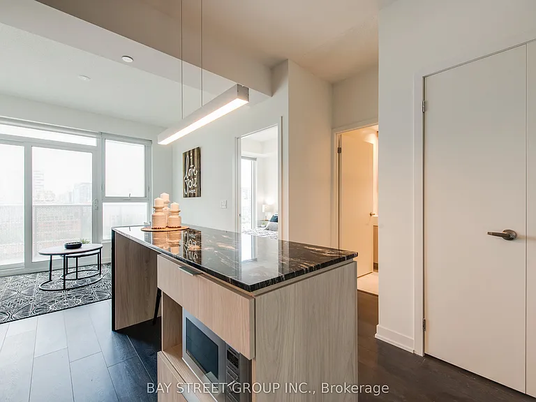 20 Richardson St #918 — Photo 10