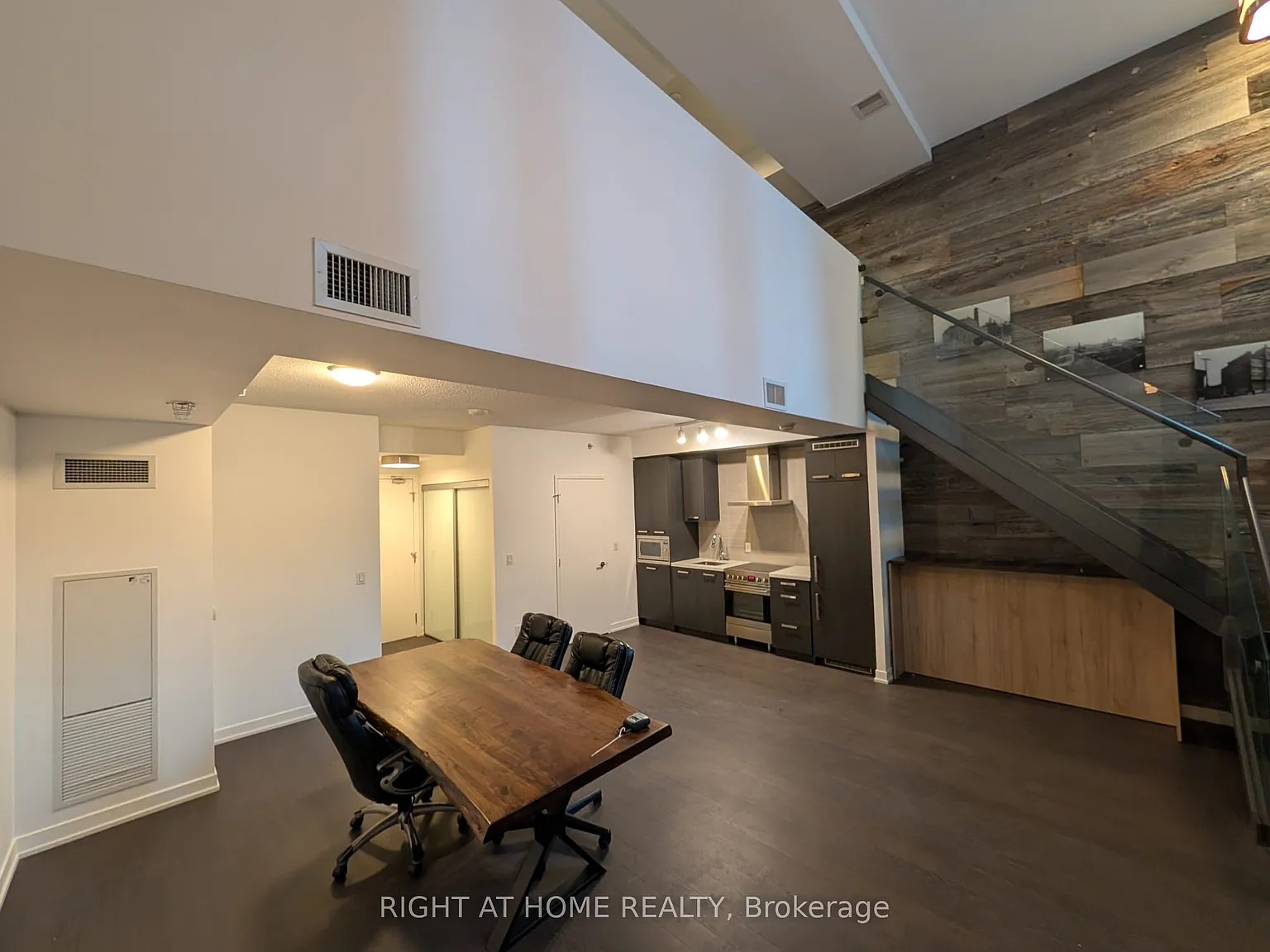 2 bed, $3,500 — Photo 2