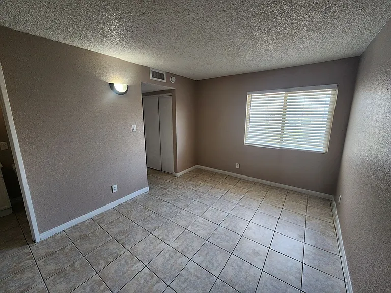 1705 Breckenwood Ct #1 — Photo 12
