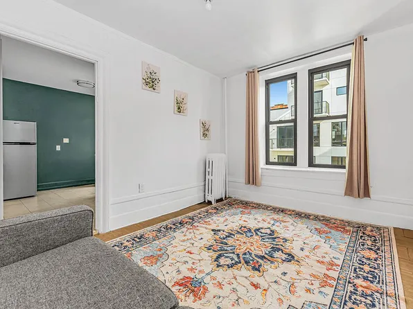 195 S 4th St APT E2, Brooklyn, NY 11211