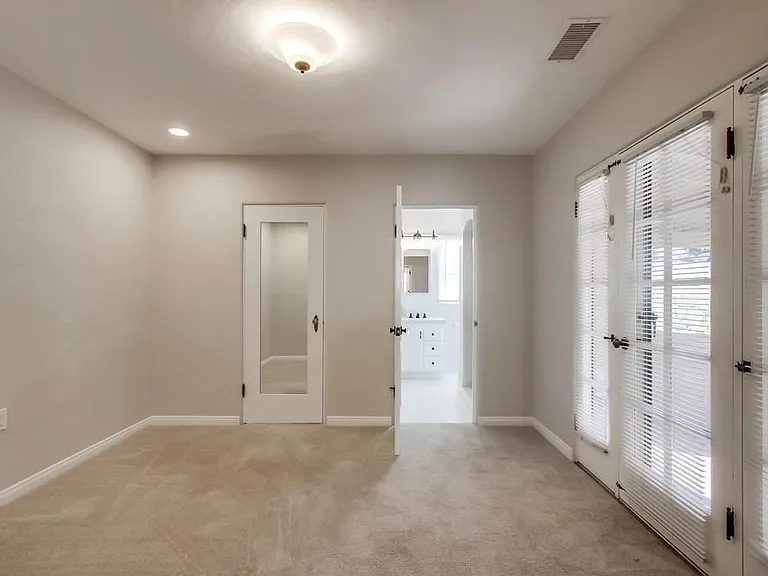 4854 Edgeware Rd — Photo 15