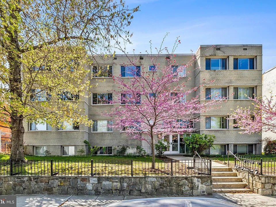 804 Taylor St NW #105