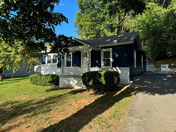 2nd image of 1018 E Red Bud Rd