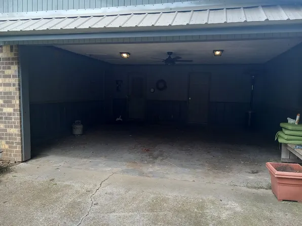 57 E Jemison Rd, Caledonia, MS 39740