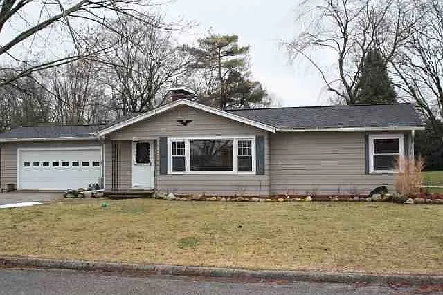 255 Lake Hts photo 1