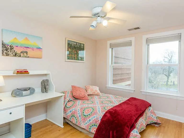 4113 N Southport Ave — Photo 30