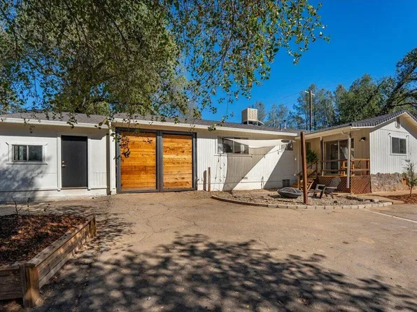 12764 Charters Ln, Redding, CA 96003