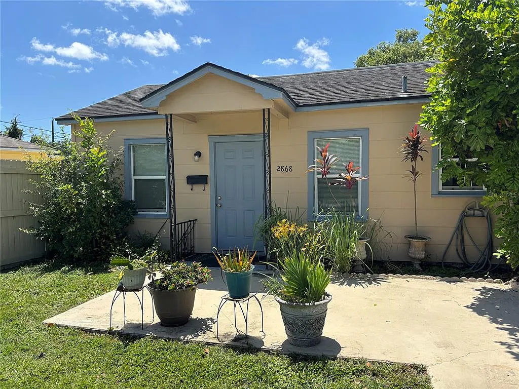 2 bed, 2.0 bath, 826 sqft, $1,800 — Photo 2