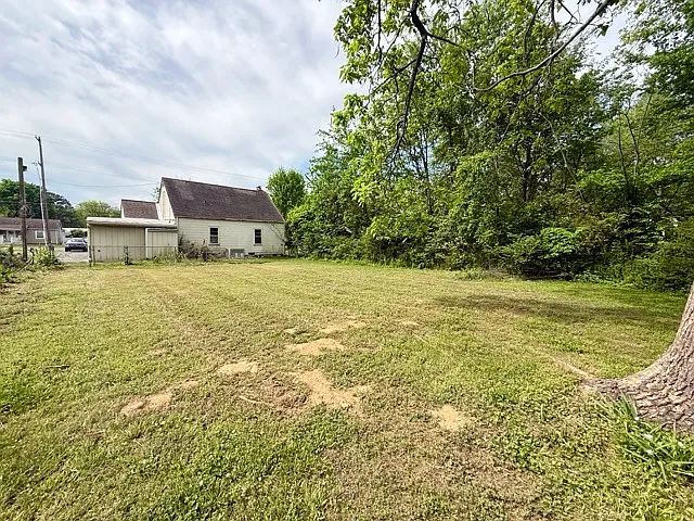 1316 Poplar St — Photo 2