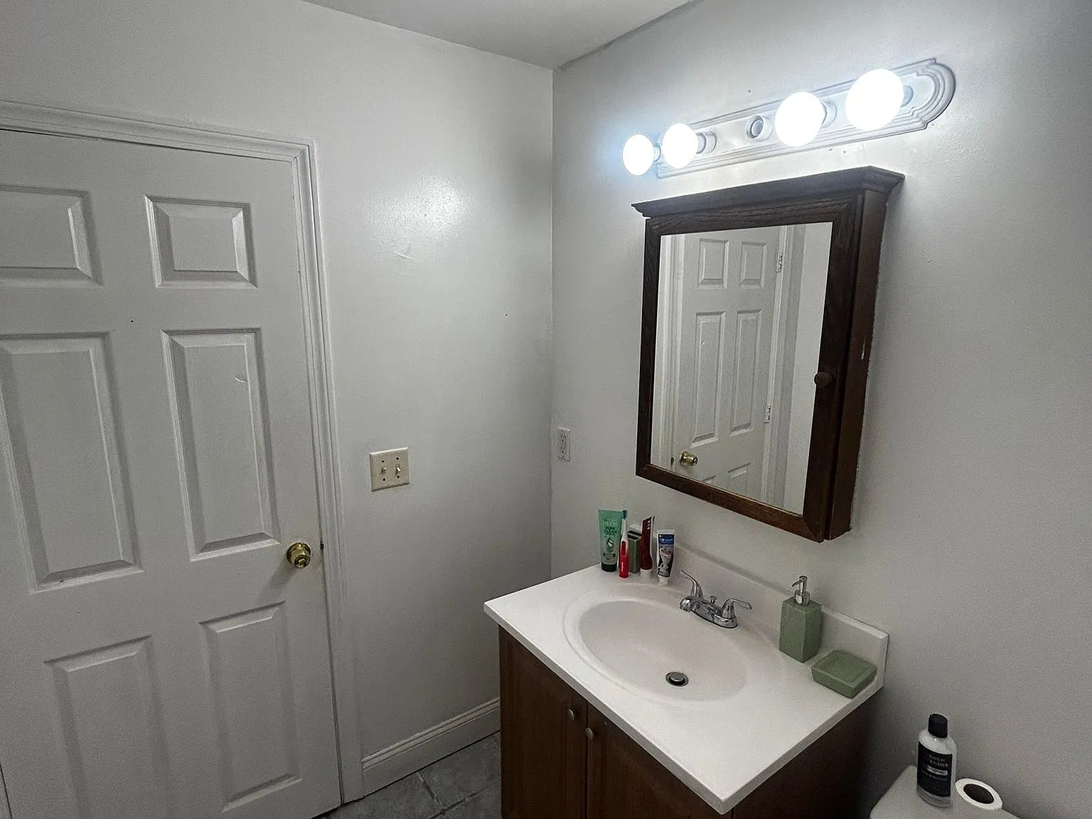 3 bed, 1056 sqft, $2,300 — Photo 4