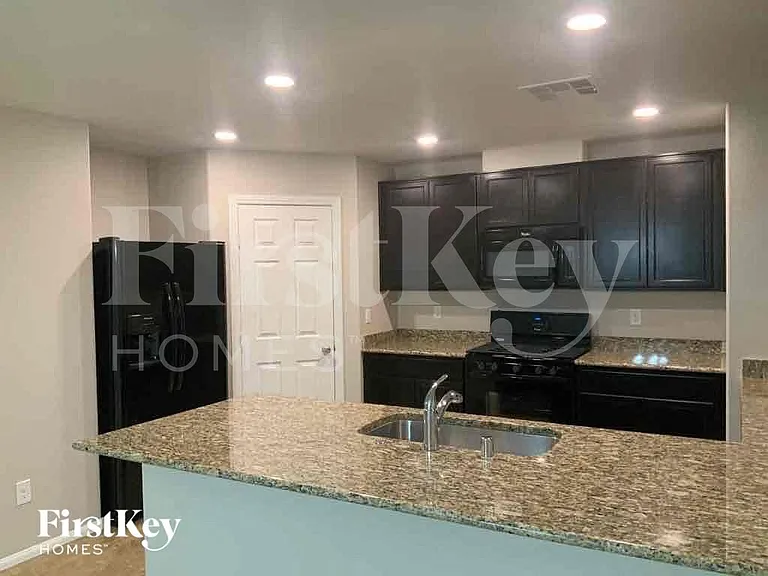 11060 Camden Bay St — Photo 12