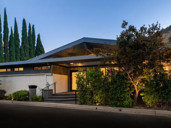 2247 Chelan Pl, Los Angeles, CA 90068