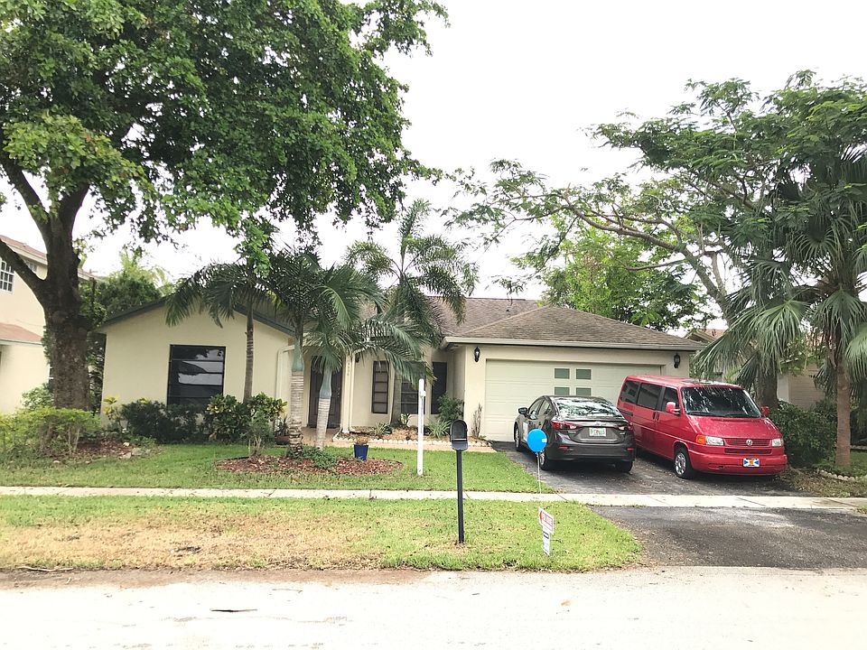1st image of 16936 Royal Poinciana Dr