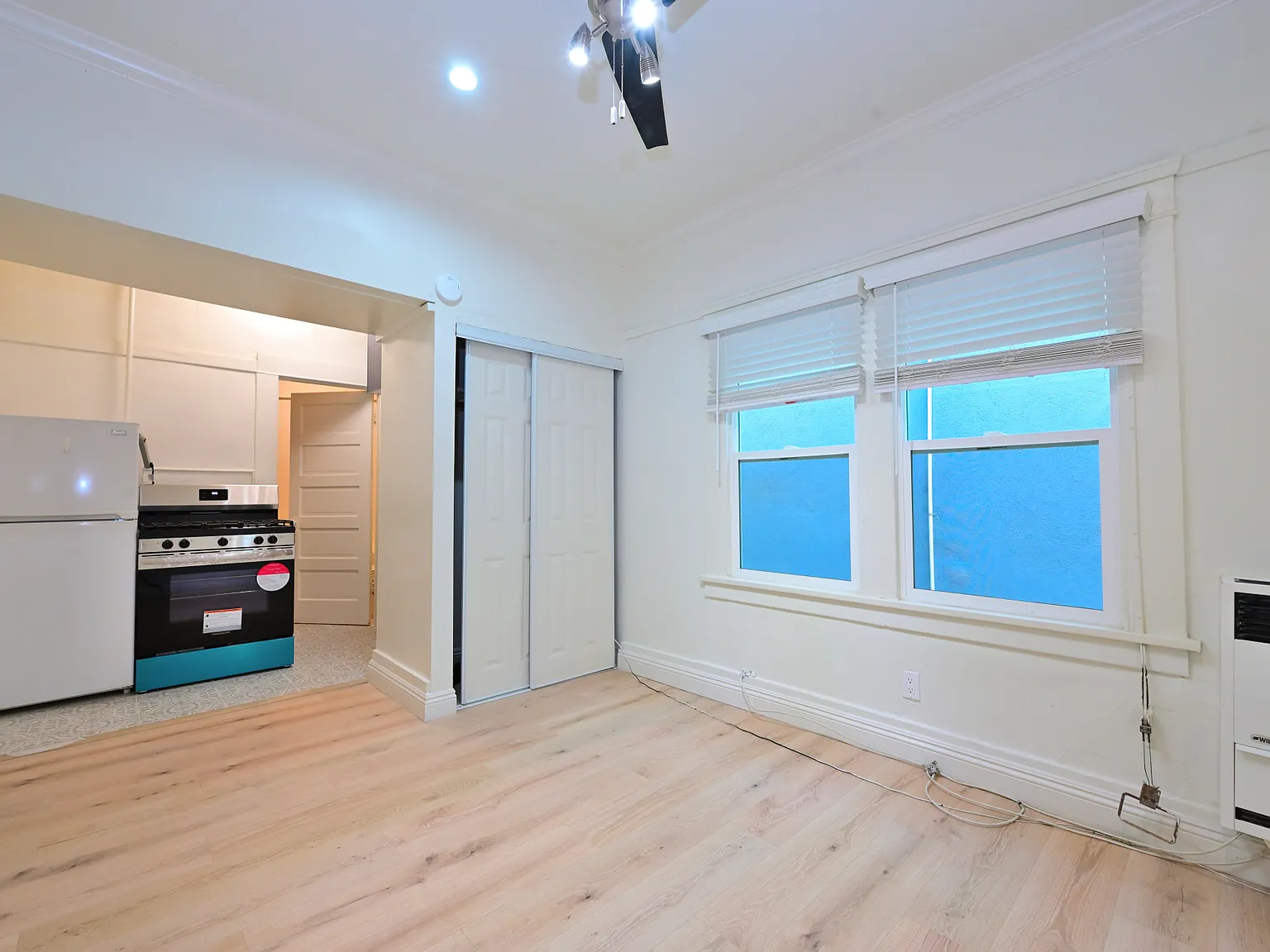Studio, 325 sqft, $2,100 — Photo 1