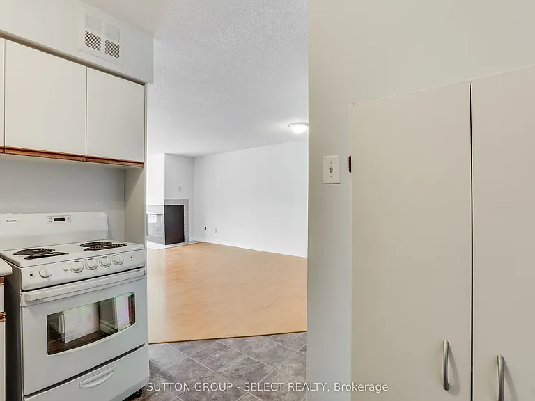 15 Jacksway Cres #315 — Photo 10