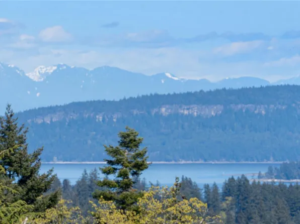 505 Hall Rd, Ladysmith, BC V9G 1V9
