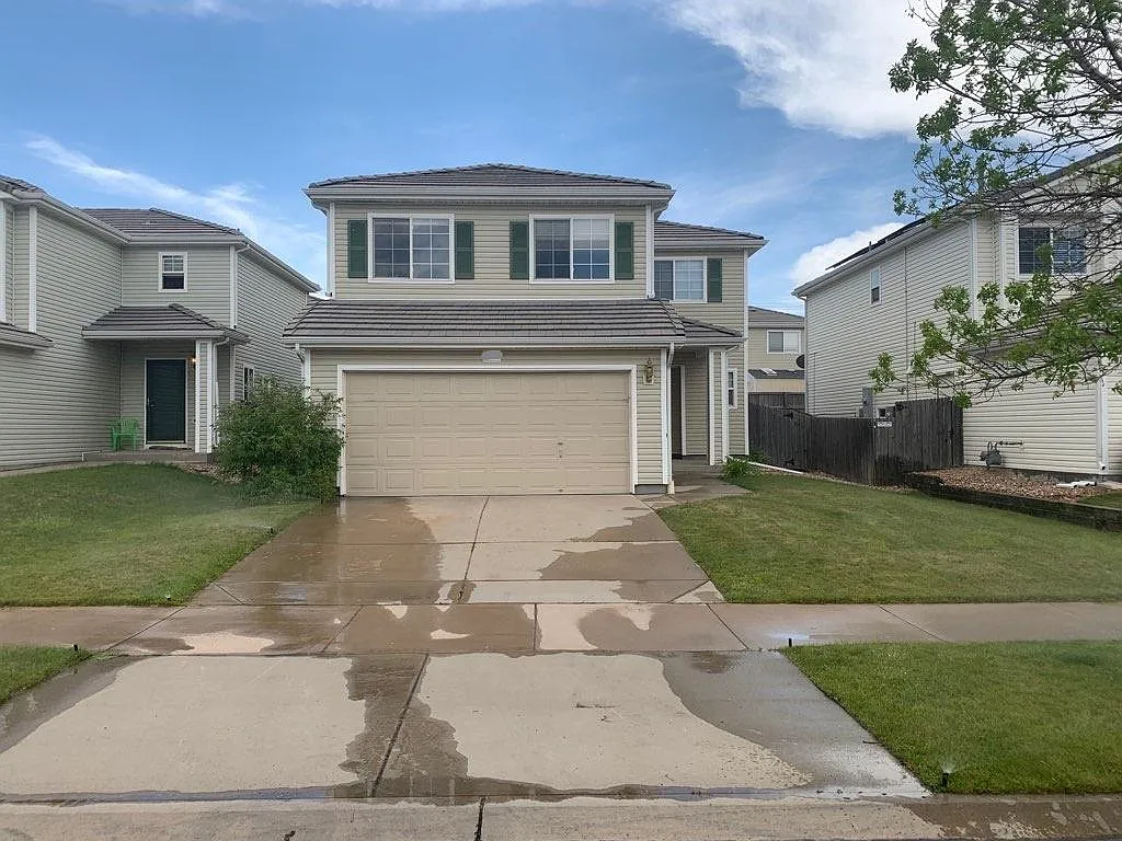 E 39th Ave, Denver — Photo 1