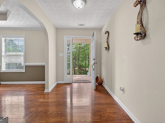 4th image of 120 Norman Rd