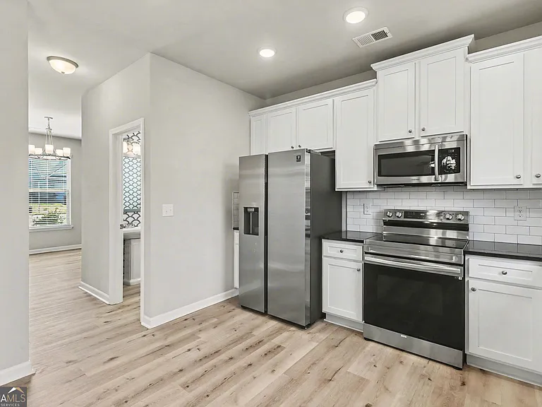 100 McGinnis Cir — Photo 9