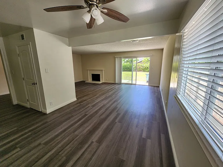 12091 Cherry St — Photo 4