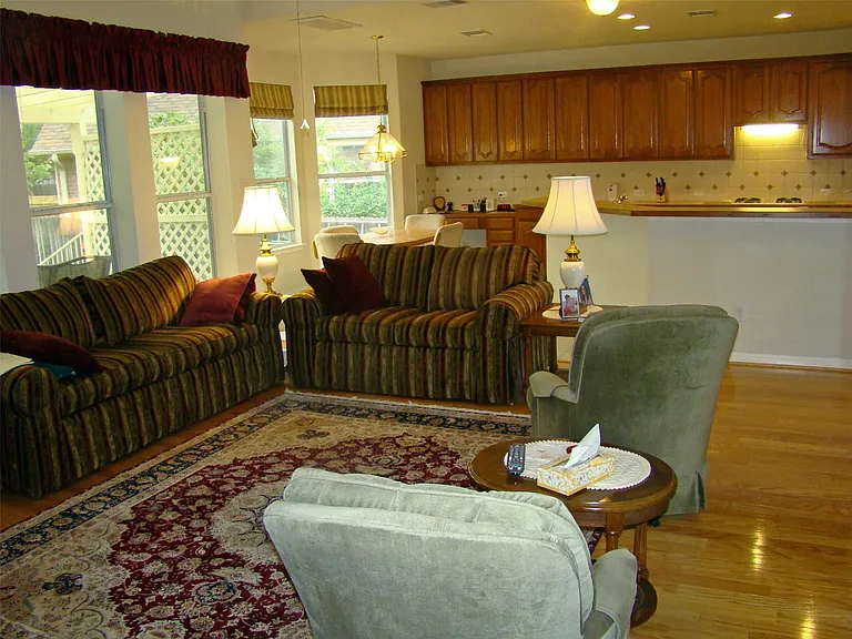 10700 Pointe View Dr — Photo 10