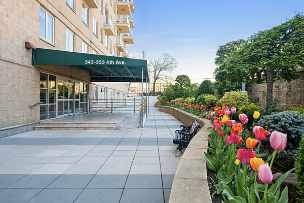 Rented by Compass | media 28